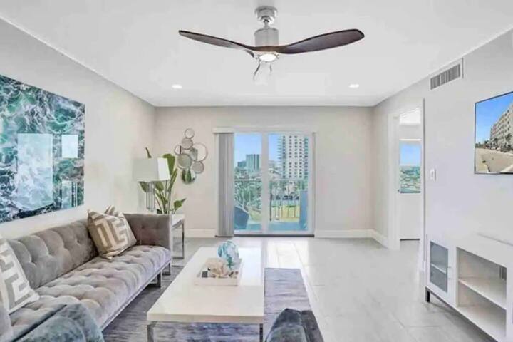 2BR Beach condo – Steps to beach gallery image 2