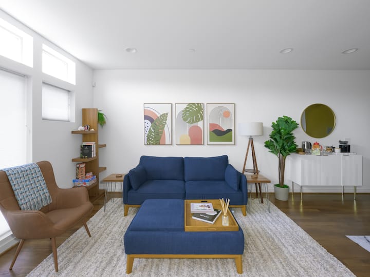 Modern Townhouse | Walk To Restaurants & Cafes - Saint Edward State Park, Kenmore