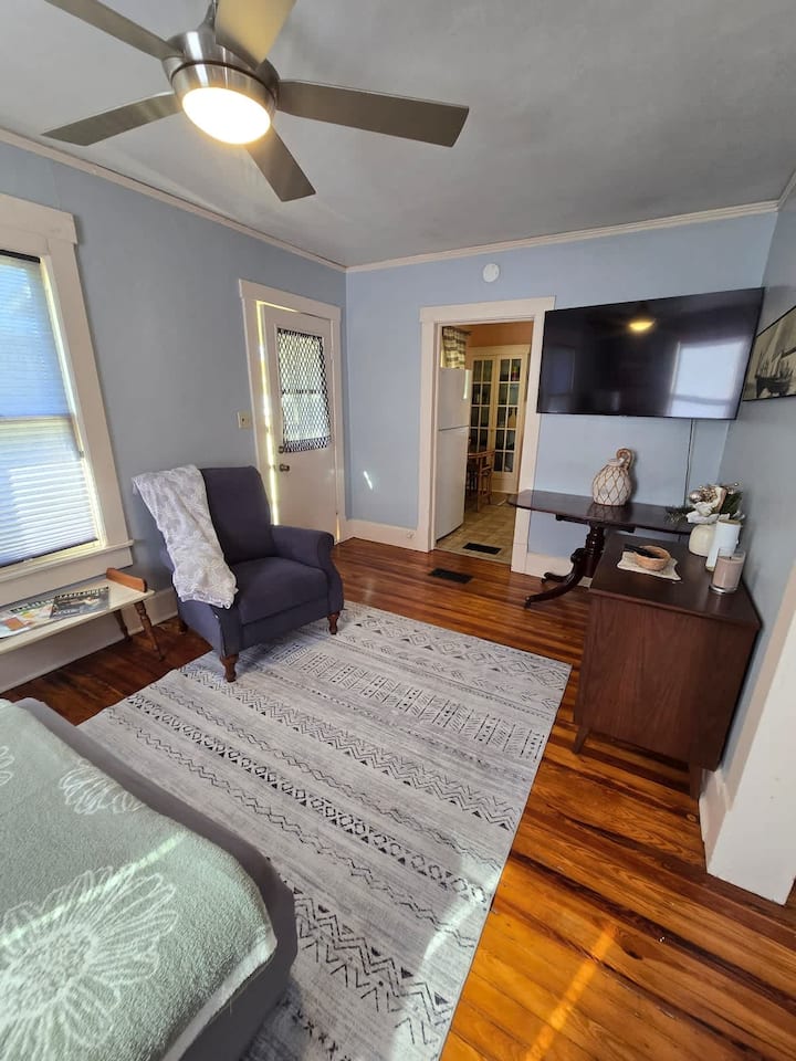 Cottage In Dixieland - Lakeland, FL