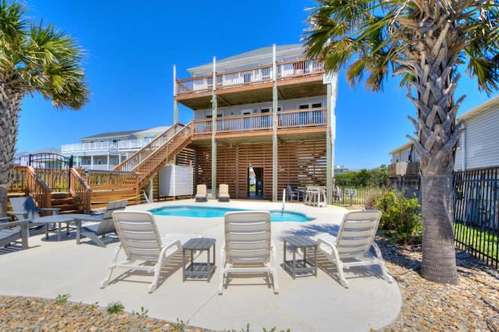 Big Tuna: Oceanfront Oasis In Oak Island - Southport, NC