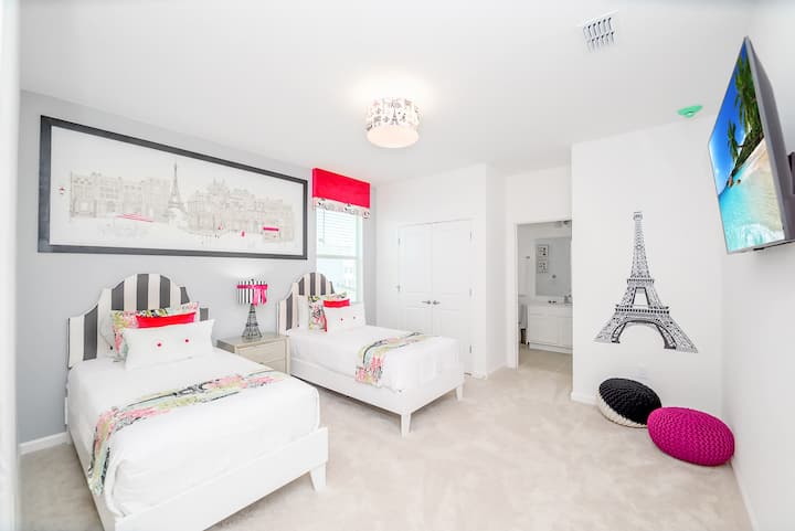 Dormitorio temático de París.