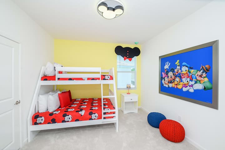Dormitorio temático Mickey Mouse