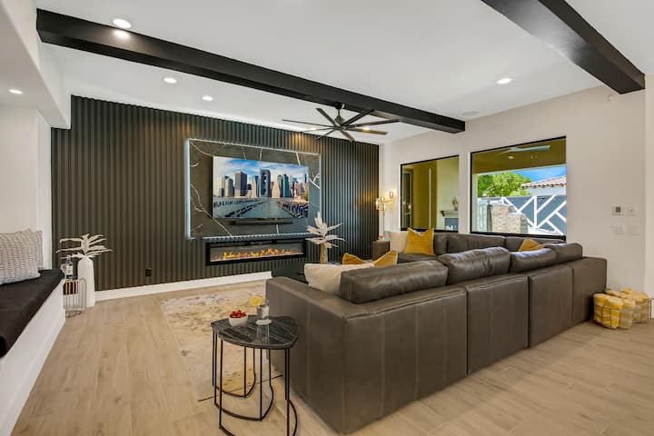 Empire State 7br, Golf, Waterslide, Gamerm - Indio, CA