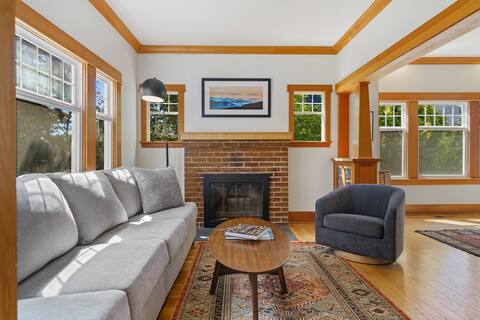 Fountain District Craftsman: Luxury Family Oasis