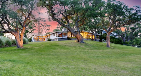 Waterfront Pet-Friendly 5BR w/ Dock & Rec Hall!