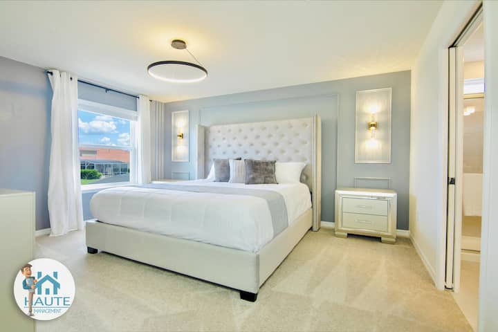 CHAMBRE 4 (suite à l'étage Chambre principale 2 - lit King Size)