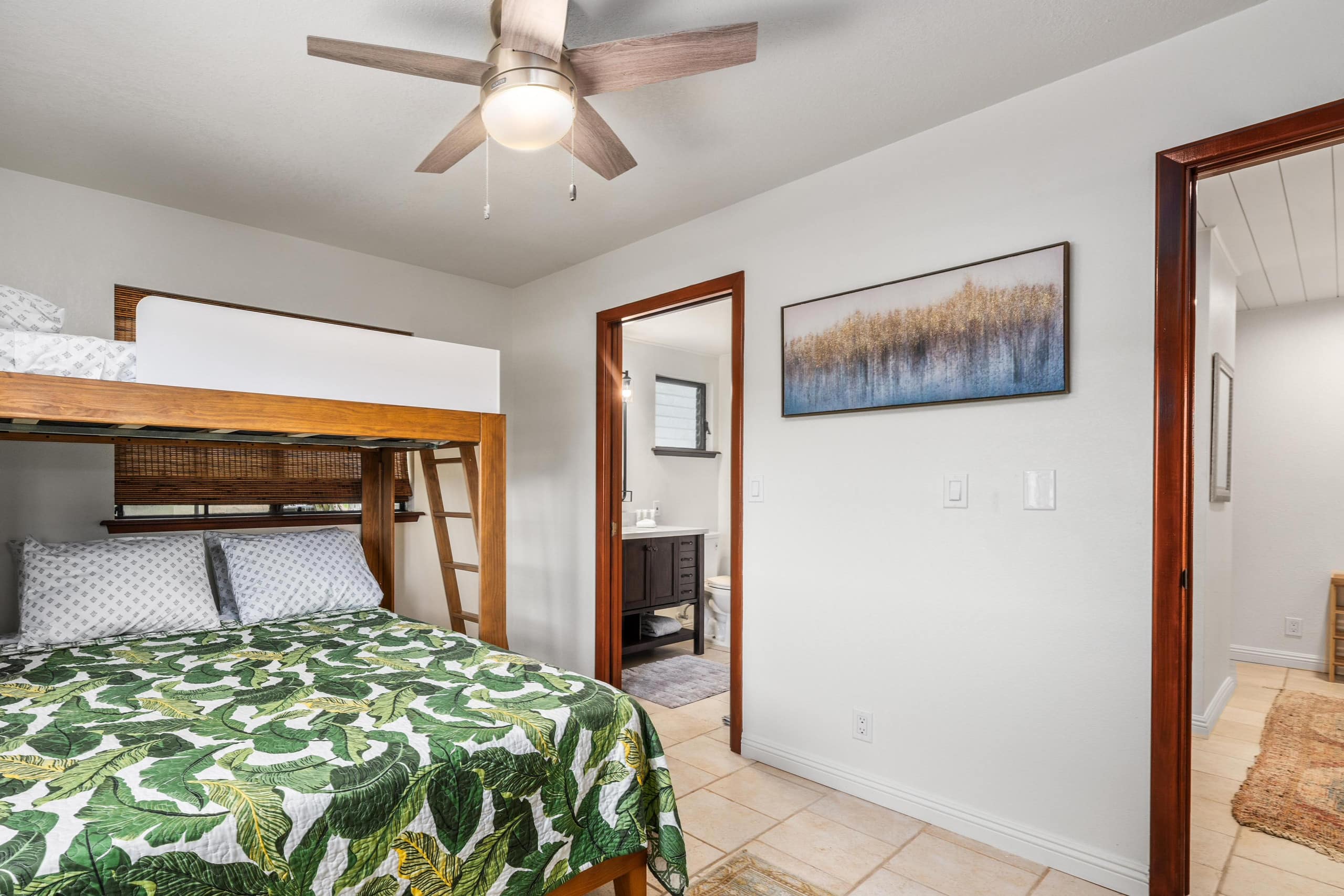 Condo in Kailua-Kona · ★4.42 · 2 bedrooms · 4 beds · 2 shared baths - Image 14