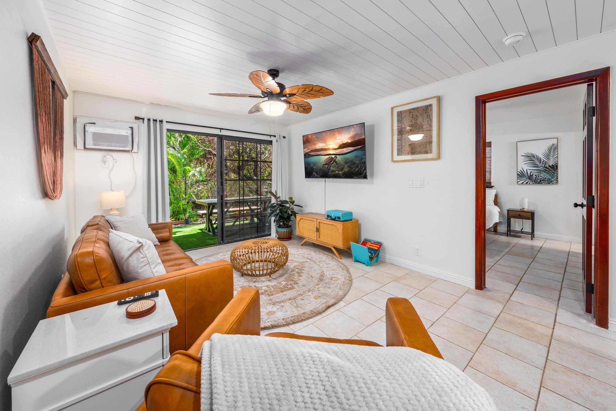 Condo in Kailua-Kona · ★4.42 · 2 bedrooms · 4 beds · 2 shared baths - Image 6