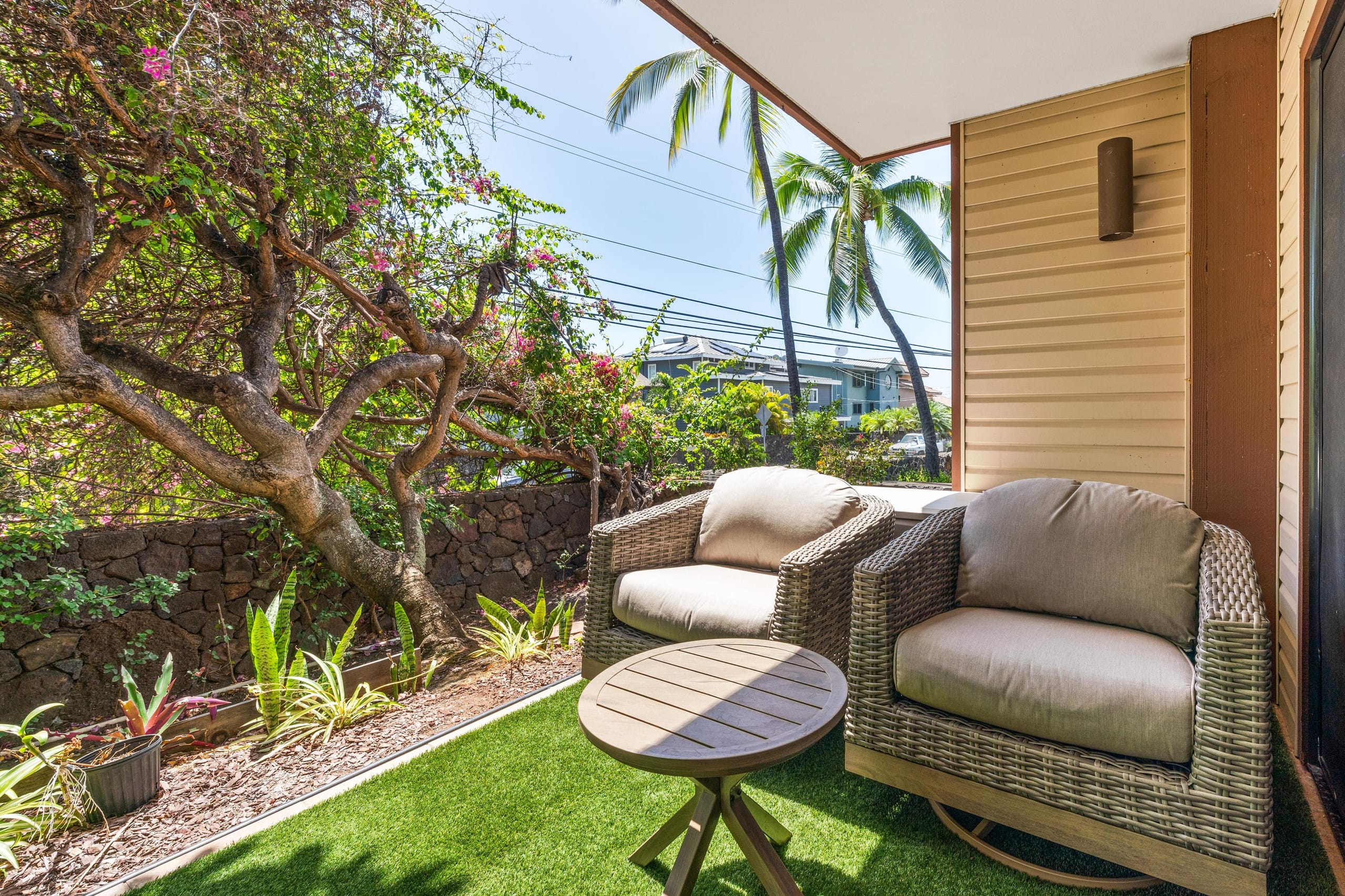Condo in Kailua-Kona · ★4.42 · 2 bedrooms · 4 beds · 2 shared baths - Image 31