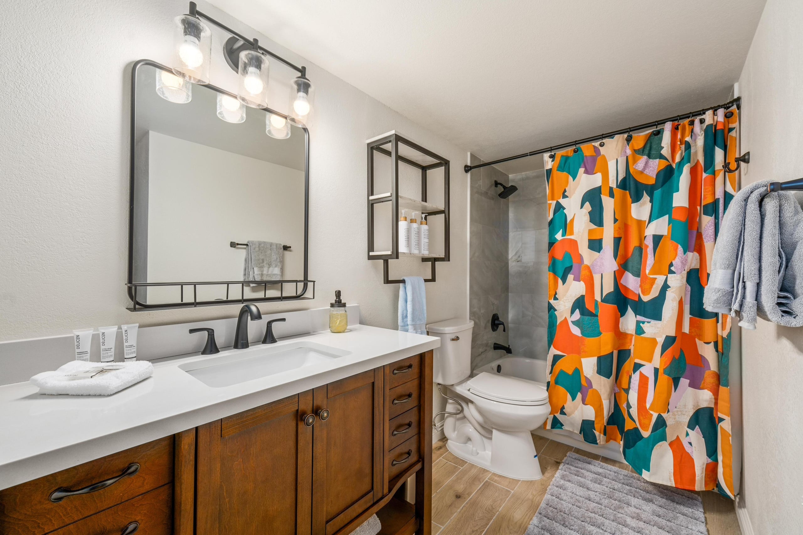 Condo in Kailua-Kona · ★4.42 · 2 bedrooms · 4 beds · 2 shared baths - Image 27