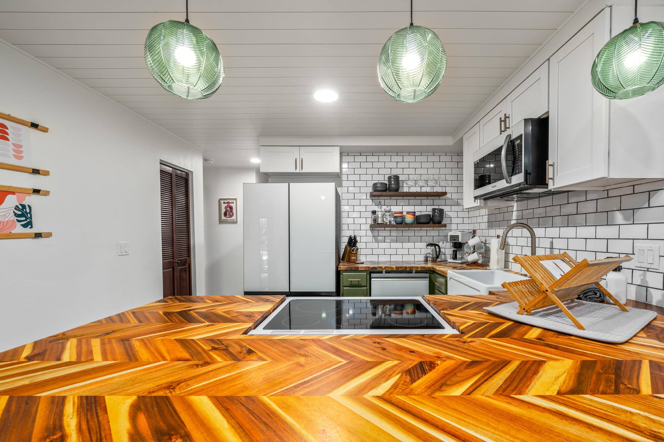Condo in Kailua-Kona · ★4.42 · 2 bedrooms · 4 beds · 2 shared baths - Image 10