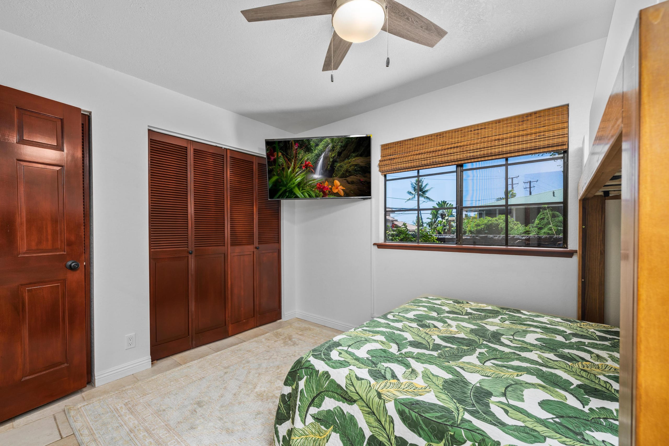Condo in Kailua-Kona · ★4.42 · 2 bedrooms · 4 beds · 2 shared baths - Image 16
