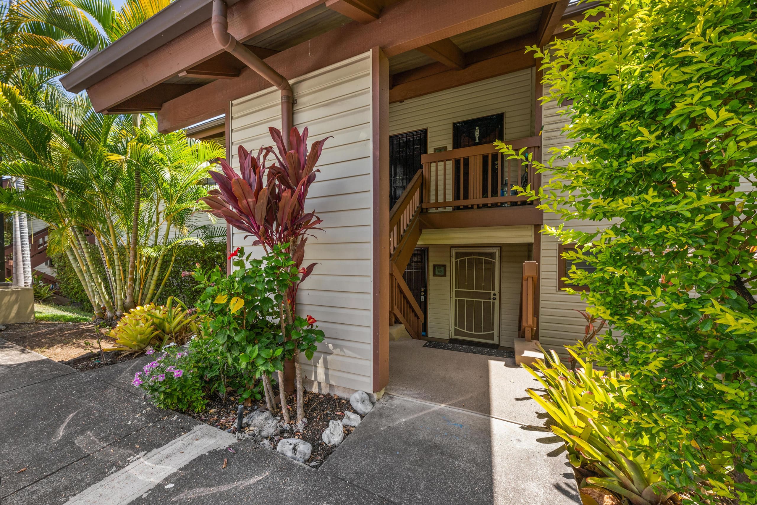 Condo in Kailua-Kona · ★4.42 · 2 bedrooms · 4 beds · 2 shared baths - Image 30