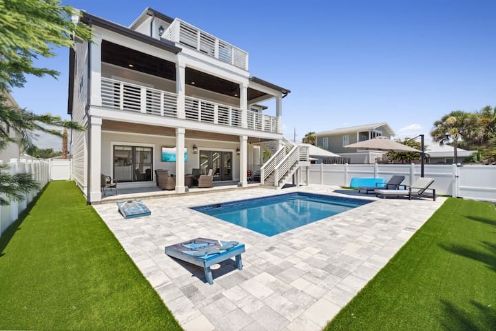 Shoreline Rentals & Management managed Airbnb listing 3