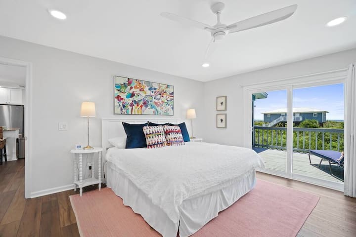 Primary bedroom with gulf views. 