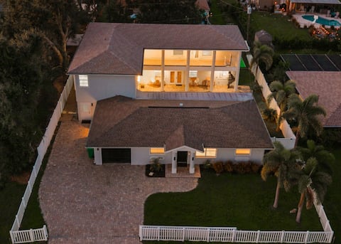 Pickeball, Arcade, Pool — Luxury Mansion