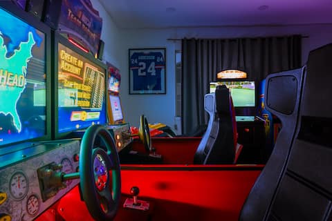 Pickeball, Arcade, Pool — Luxury Mansion