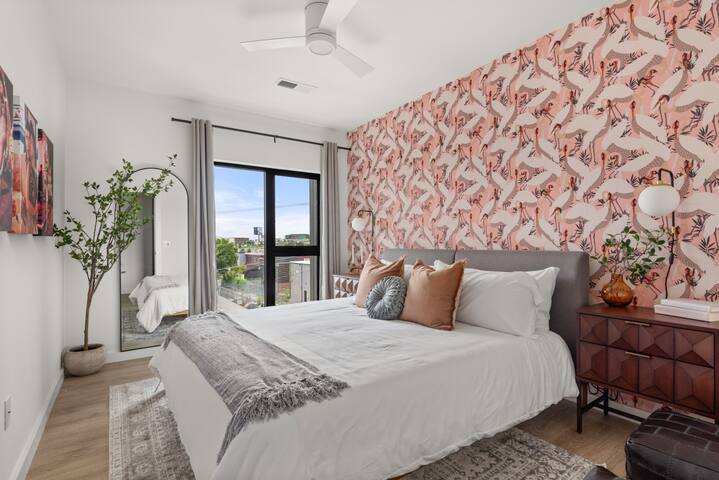 Songbird Retreat – Rock, Swim, Walk to Broadway gallery image 2