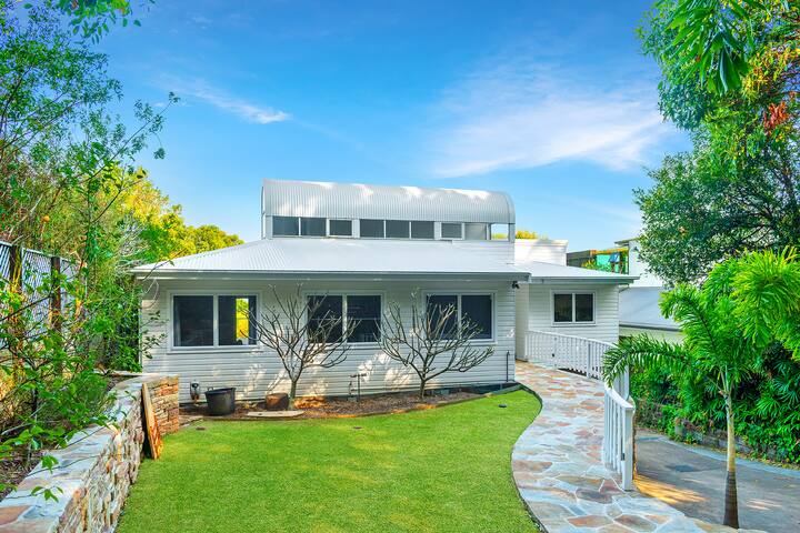 Lee Lane Beach House gallery image 2