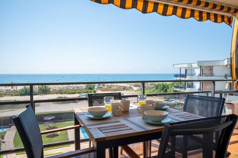 AT036 In front of the beach, A/C, wifi, parking