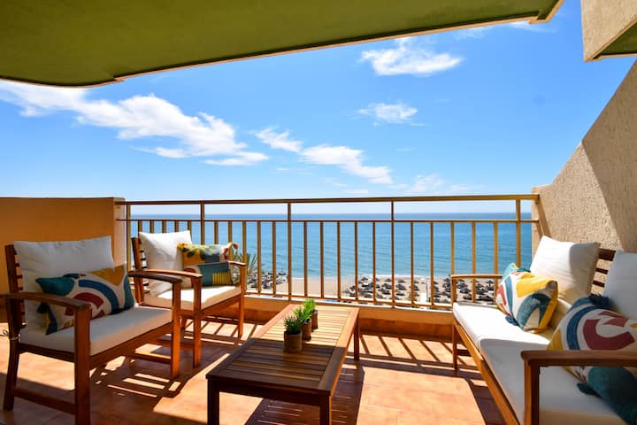 Ref: 249 Seafront Apartment With Parking & Pool - Fuengirola