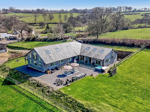 6 Bed in Oakford (60494)