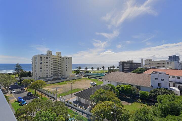 Prime Location 2BR – Six On N, Beach & Pool Fun gallery image 3