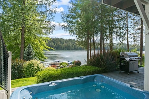 Luxe Lake Home | Hot Tub + Private Dock & Beach