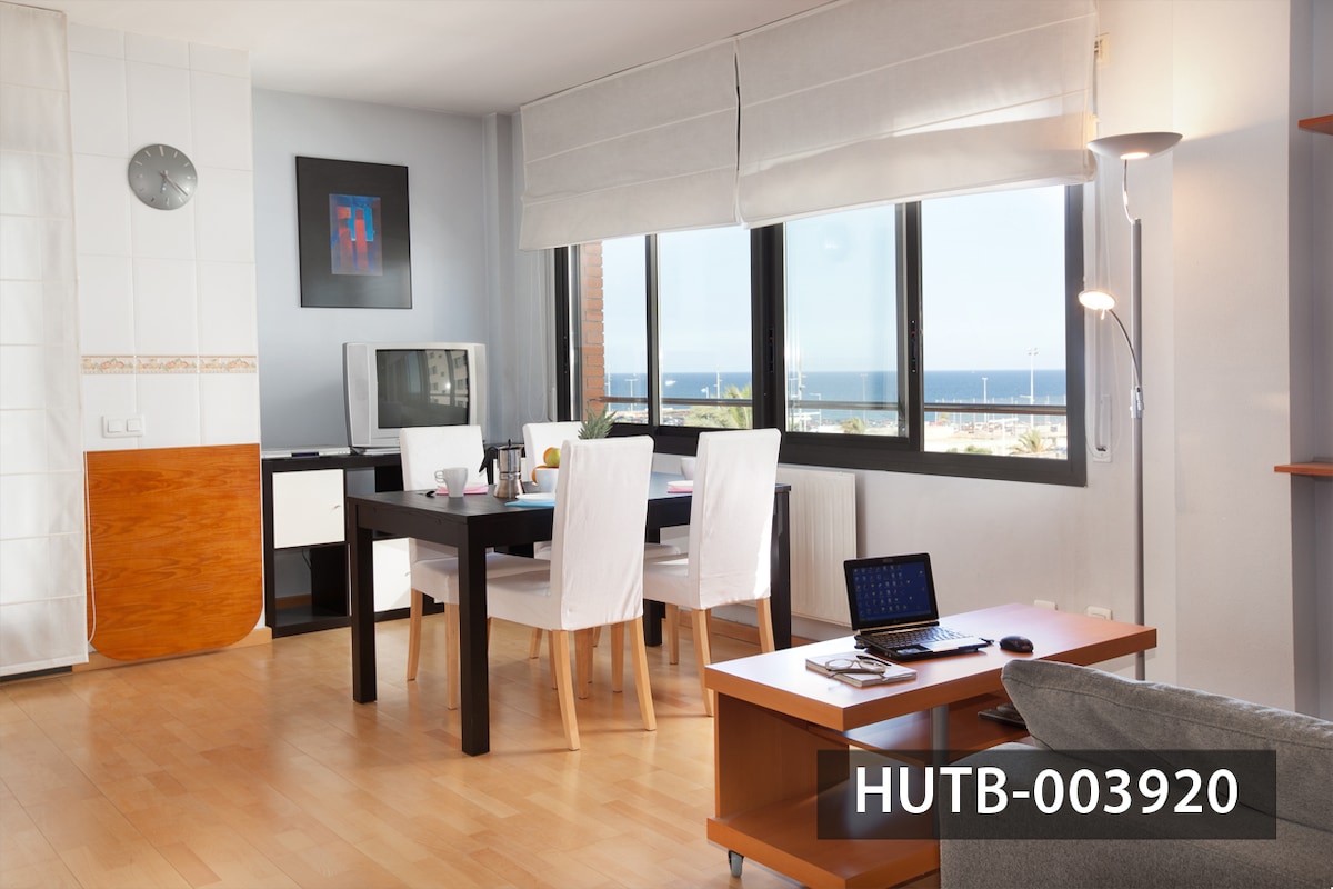 Top Airbnb: Bright apartment near the beach Mar Bella Barcelo in Diagonal Mar I El Front Marítim Del Poblenou