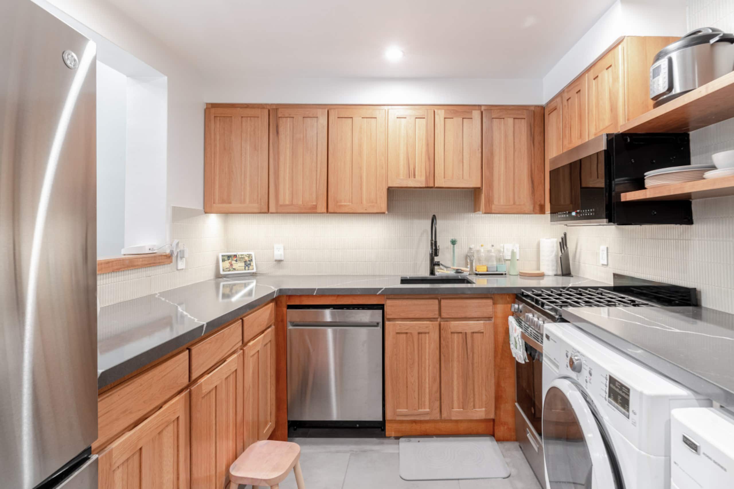 Home in San Francisco · ★4.87 · 3 bedrooms · 5 beds · 3 baths - Image 23