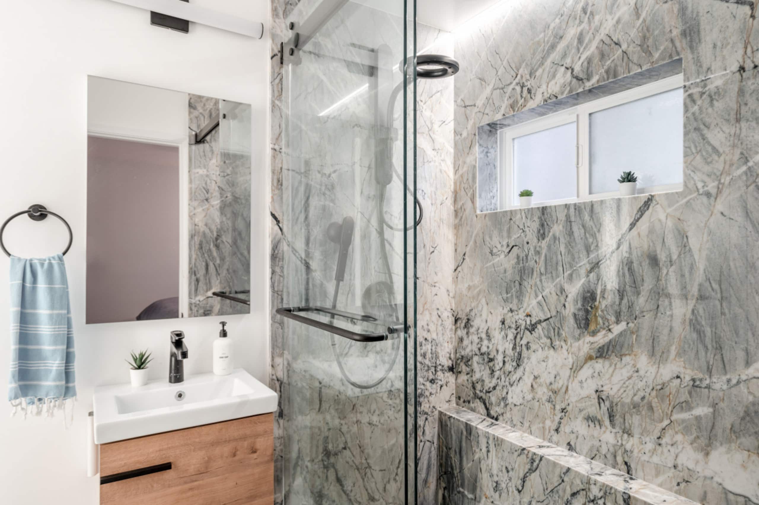 Home in San Francisco · ★4.87 · 3 bedrooms · 5 beds · 3 baths - Image 49