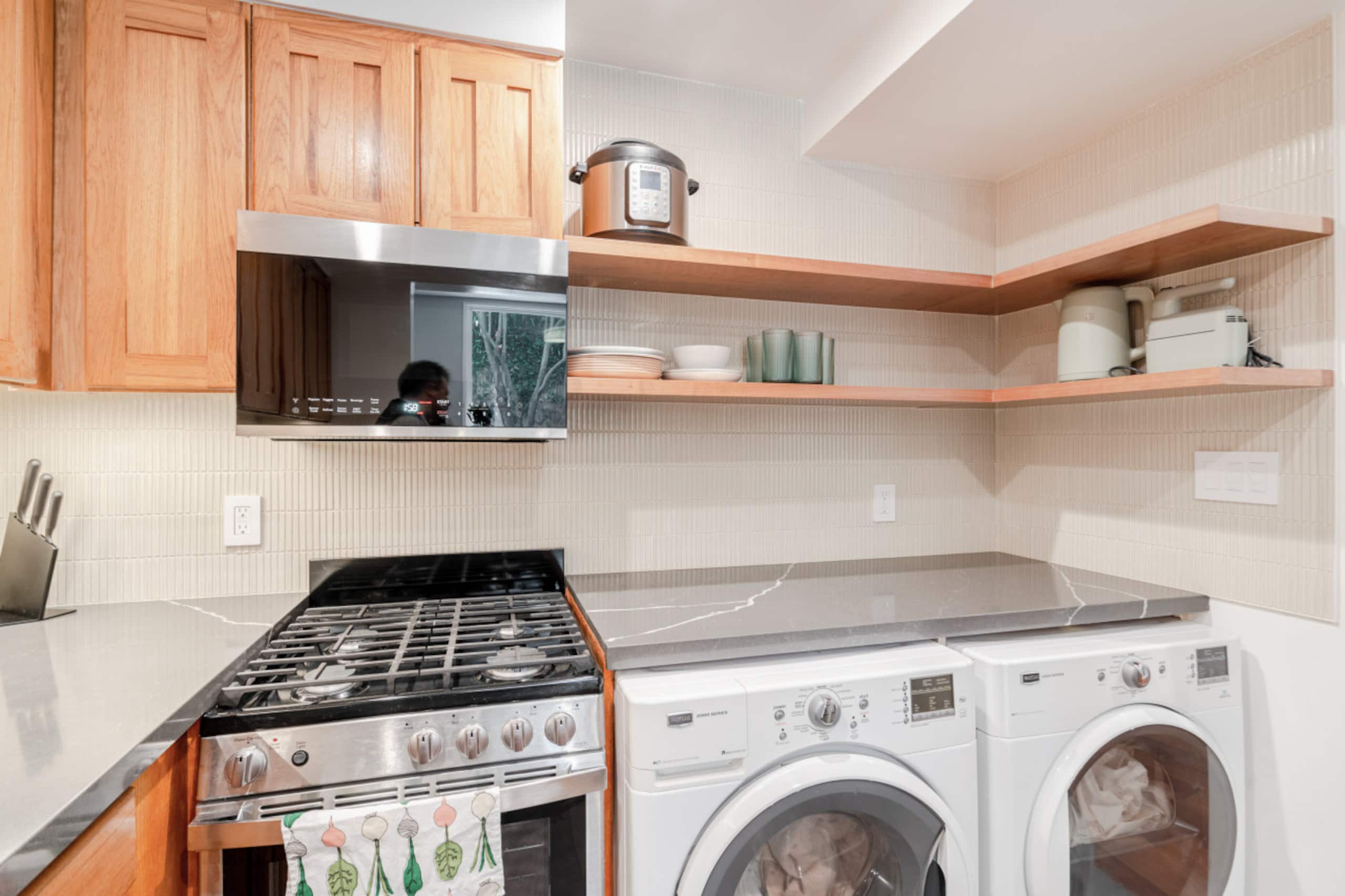 Home in San Francisco · ★4.87 · 3 bedrooms · 5 beds · 3 baths - Image 24
