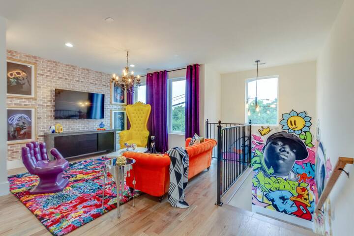 The Ultimate Hip-Hop Haven | Rooftop Patio gallery image 3