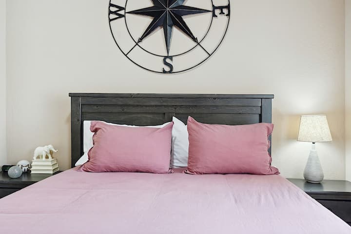 Četvrta spavaća soba - bračni krevet (1,6x2)