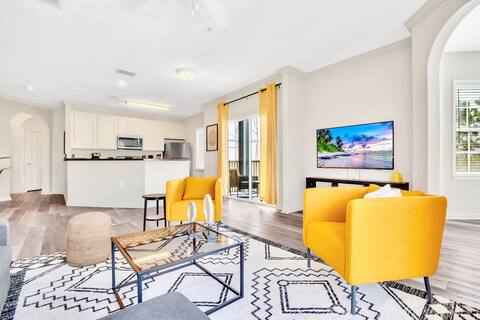 3BR Condo - Pool, Hot Tub, Sauna - Near Disney!