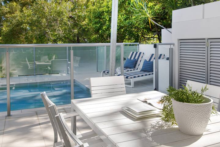 Stunning Duplex with Rooftop Terrace gallery image 3