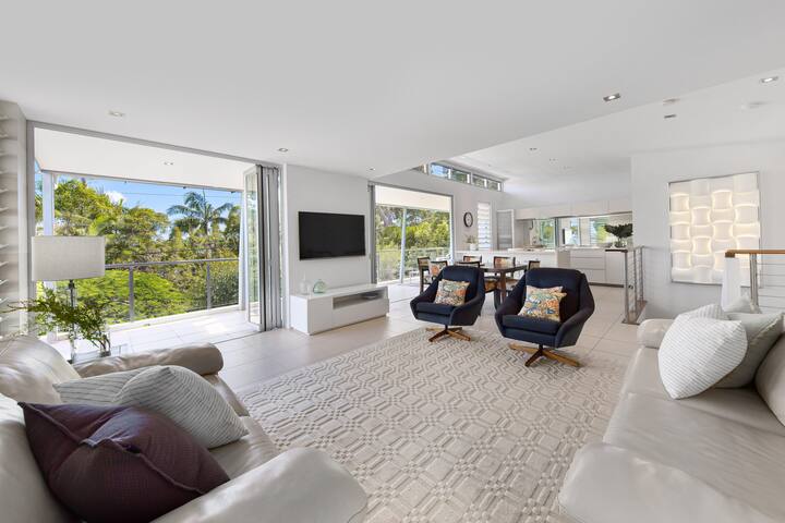 Stunning Duplex with Rooftop Terrace gallery image 5