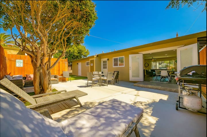 4BR | La Jolla Paradise | Large Patio | Fire Pit!