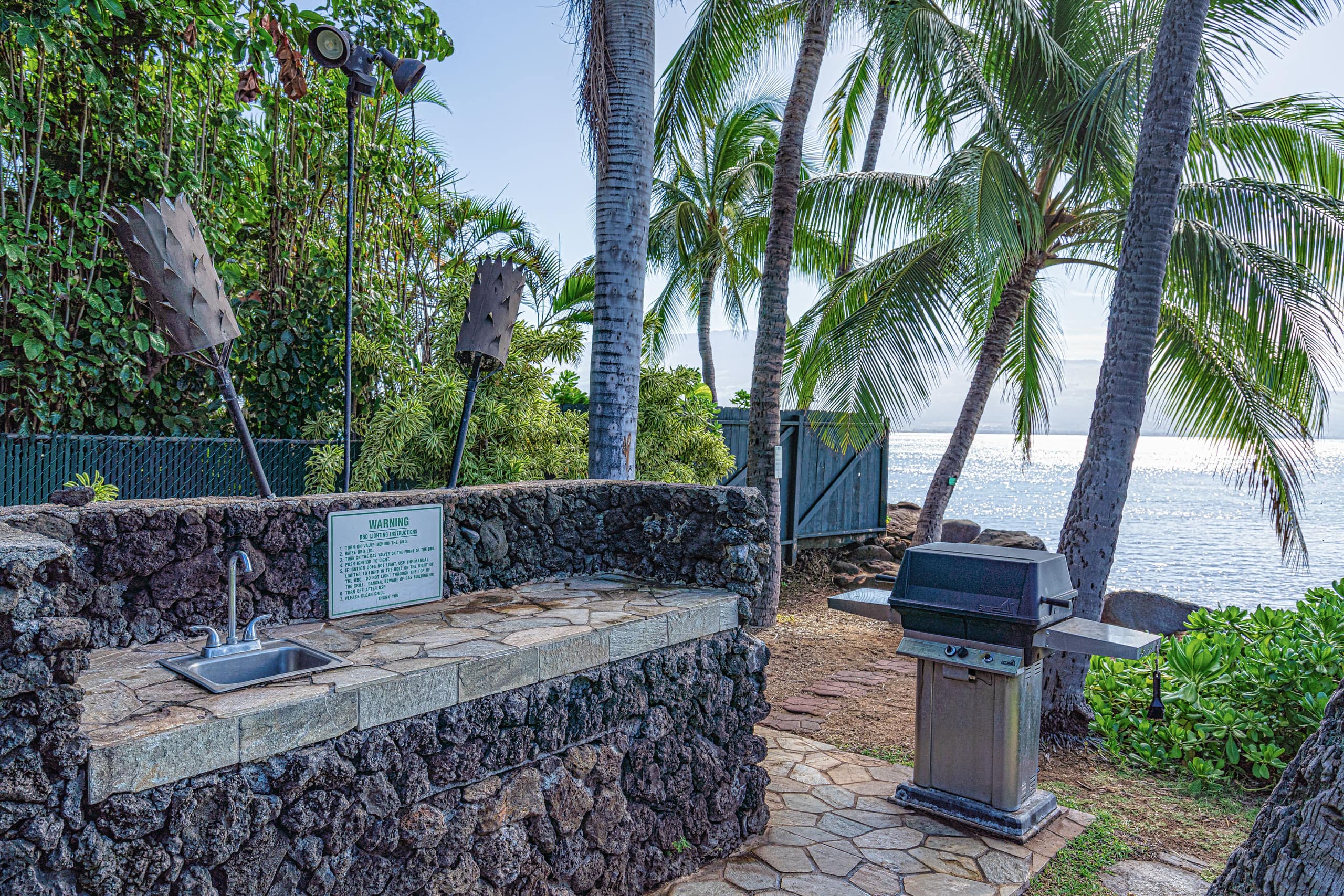 Condo in Wailuku · ★4.47 · 3 bedrooms · 5 beds · 2 shared baths - Image 24