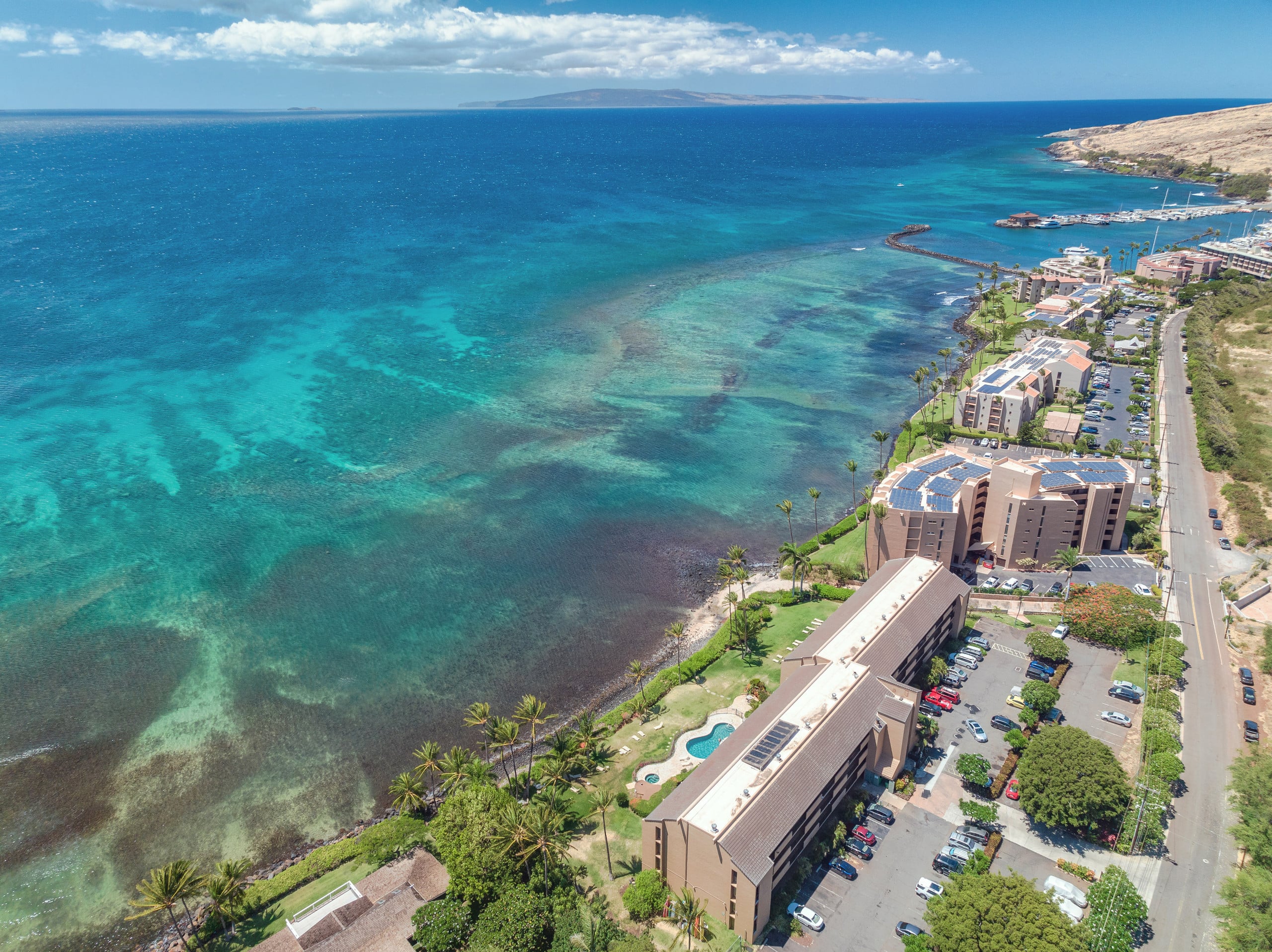 Condo in Wailuku · ★4.47 · 3 bedrooms · 5 beds · 2 shared baths - Image 19