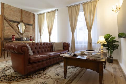 Apartment at the Black Gate