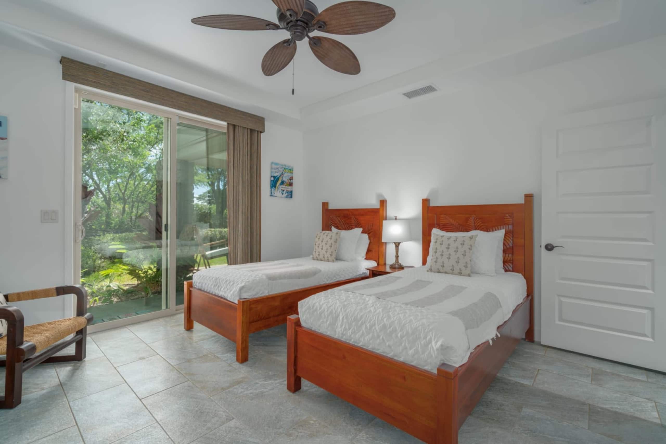 Home in Waimea · ★5.0 · 4 bedrooms · 6 beds · 3.5 private baths - Image 16
