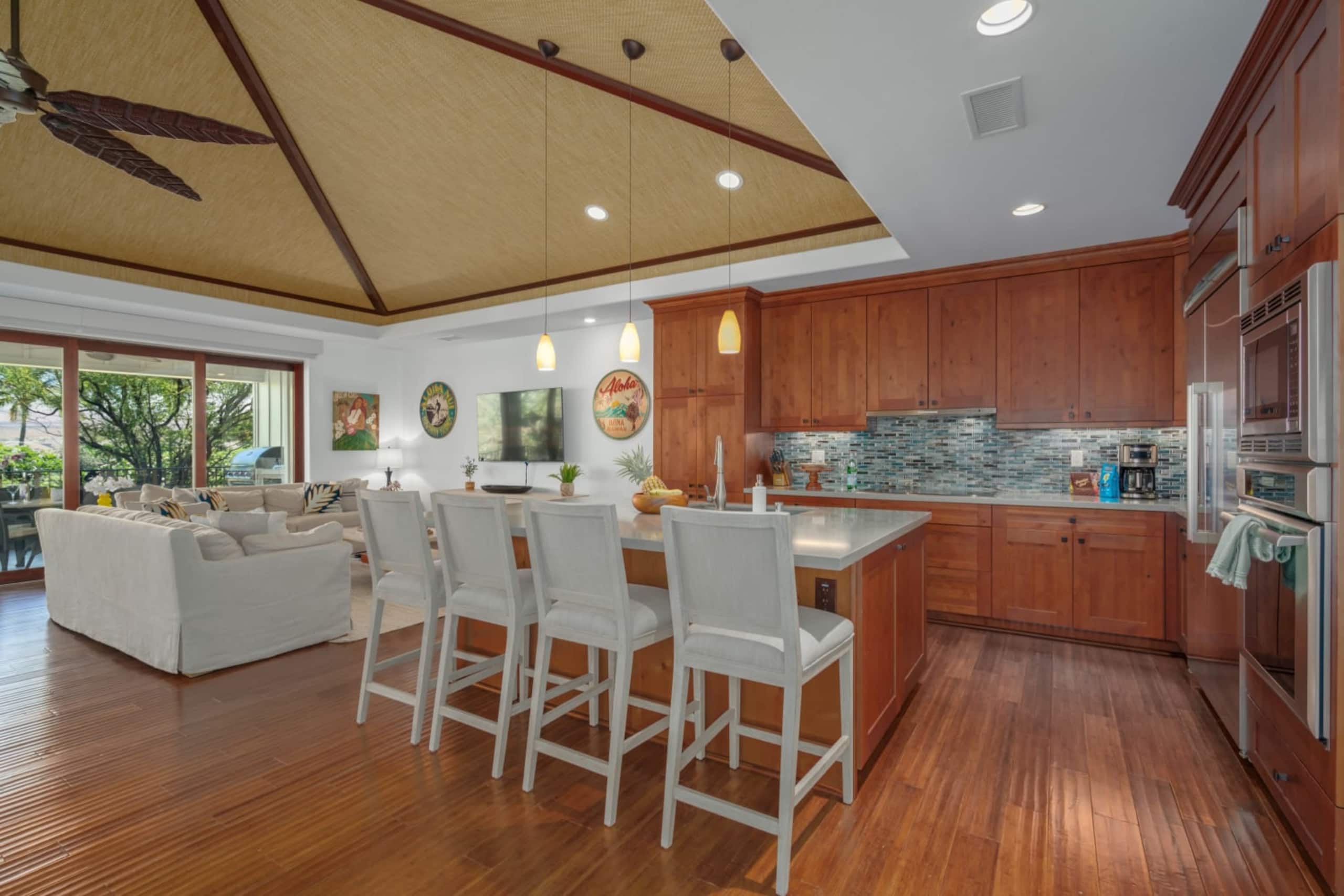 Home in Waimea · ★5.0 · 4 bedrooms · 6 beds · 3.5 private baths - Image 4