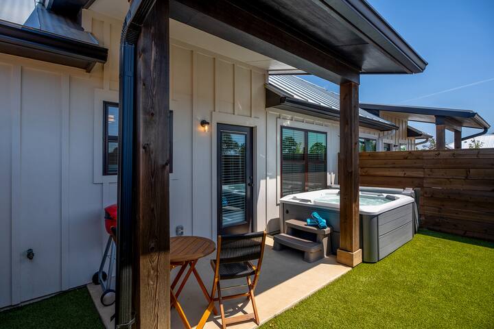 Escape to Eagle Village at Fredericksburg managed Airbnb listing 3