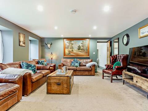 6 Bed in Holsworthy  (89218)