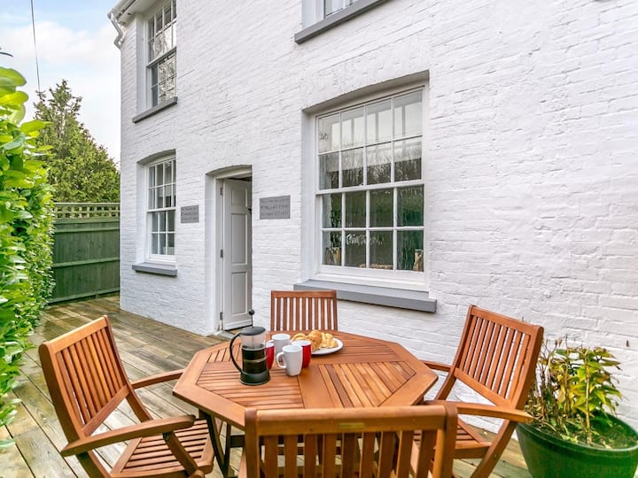 2 Bed In Battle (Oc-77491) - Bexhill
