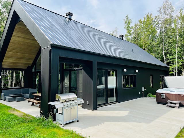 Lisa-Marie Et Alexandre managed Airbnb listing 2