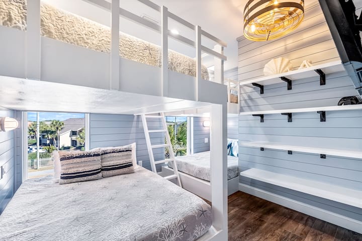 Ორსართულიანი ოთახი | დედოფალი/დედოფალი და სრული/სრული ბუნკები | მესამე სართული