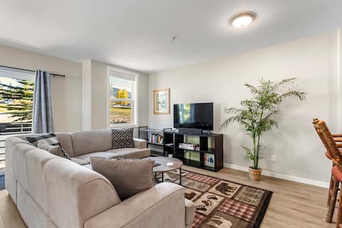 Cozy 1BR, walkable to Dillon Lake & Amphitheater