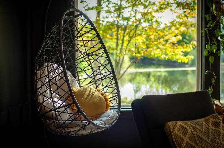 Lakeside Lodge gallery image 2